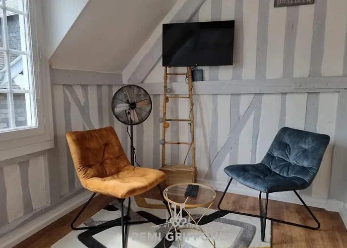 Апартаменты La Capucine Lovely Center *